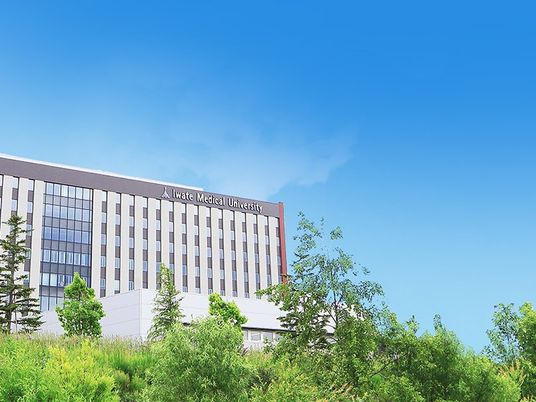 大学病院の外観  