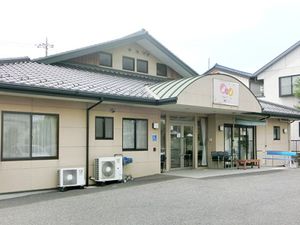 広々とした明るいエントランス