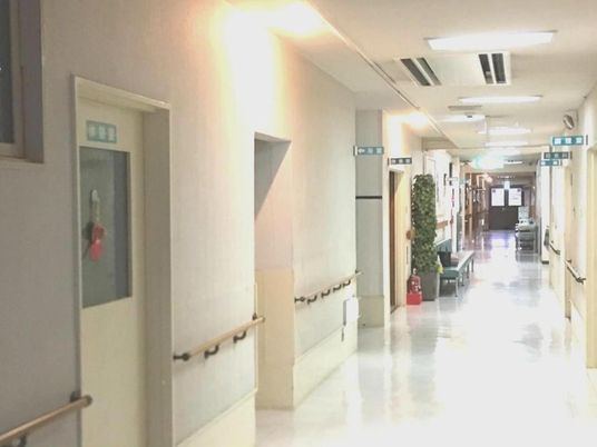 手すり付き廊下  