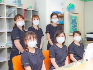 笑顔のスタッフ集合  