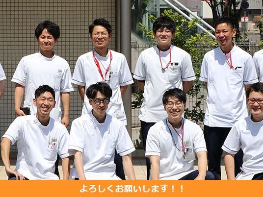 スタッフ集合の外観前  