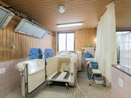 清潔な浴室設備