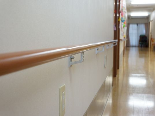 手すり付きの廊下
