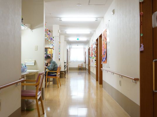 廊下の手すりと装飾