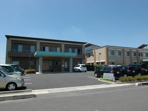 建物正面の外観  