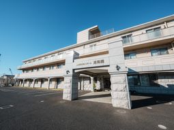 青空の建物外観