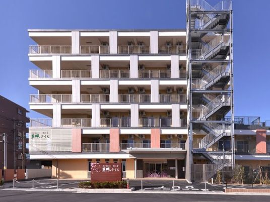 外観の建物正面  