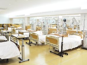 明るい機能訓練室  