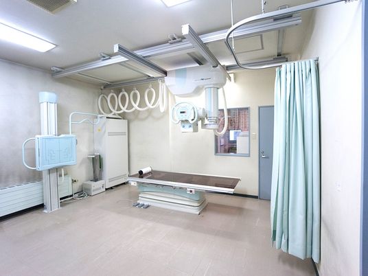 機器が並ぶ機能訓練室  