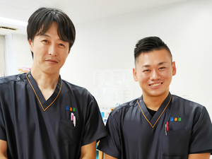 スタッフ2人が並ぶスタッフイメージ  
