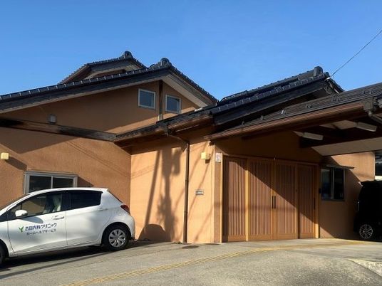 和風の外観が見える建物  