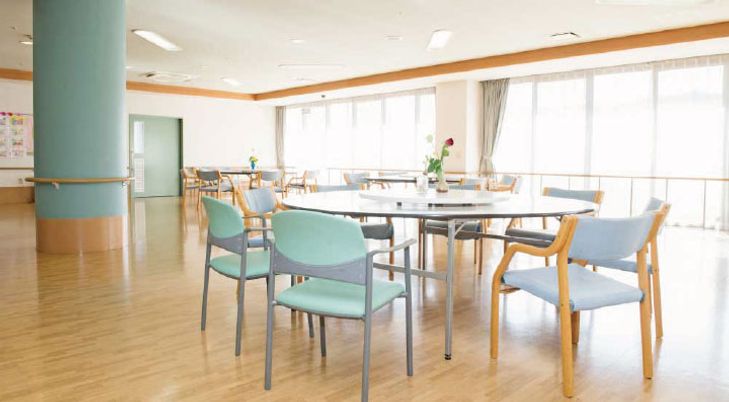 広々としたラウンジ