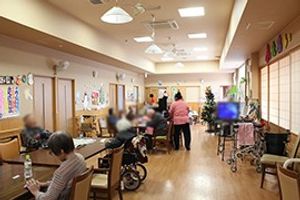 明るい室内のラウンジ
