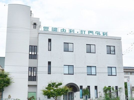 病院併設の建物外観  