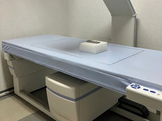 機能訓練用ベッドのある室  