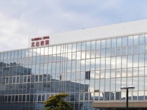 反射する外観  