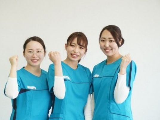 スタッフが並ぶスタッフイメージ  