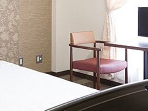 椅子のある居室の一角  