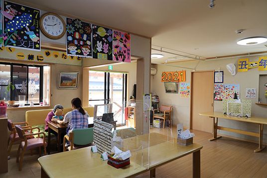 楽しげな交流が見られる居室