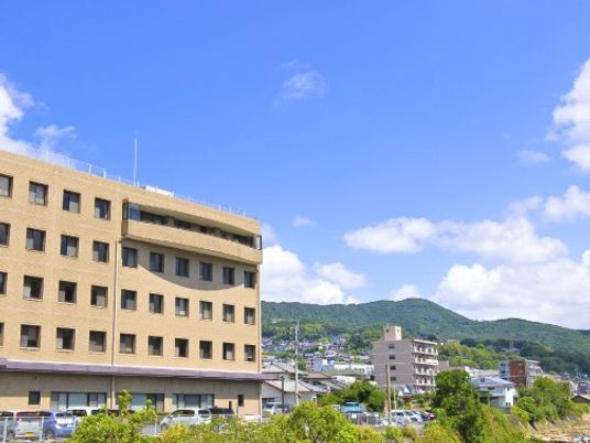 建物外観と青空の外観  