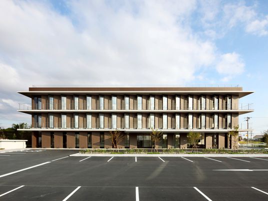 外観の建物正面  