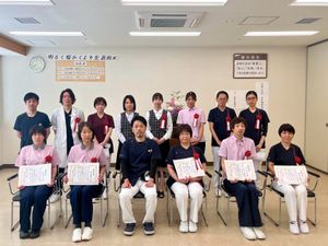 職員の集合する食堂  