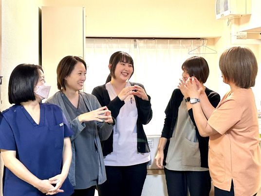 スタッフが話す休憩室  