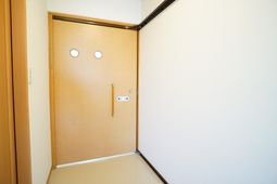 清潔感のある廊下の角