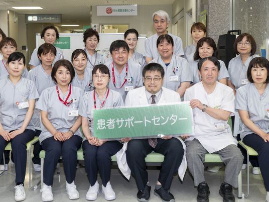 患者サポートセンターのスタッフ集合  