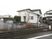 外観の白い建物