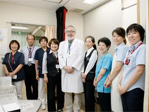 スタッフ集合の室内  