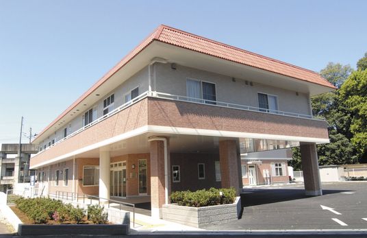 広々とした建物の外観