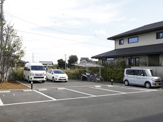 施設駐車場の様子