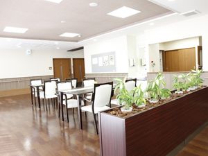 明るい食堂の一角
