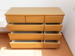 整理たんすの引き出し開け