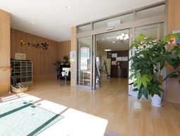 エントランスの明るい空間