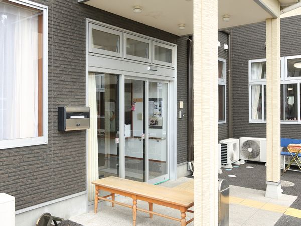 清潔感のあるエントランス
