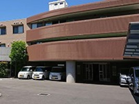 整備された駐車場の外観