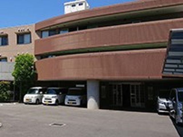 整備された駐車場の外観 外観 ゆとりのある駐車スペースが魅力です。車での通勤にも便利な立地となっています。