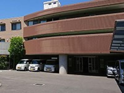 整備された駐車場の外観