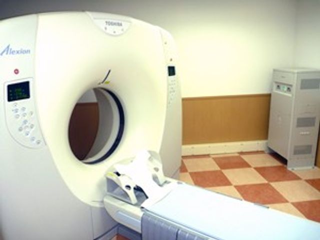 機能訓練室の機器 機能訓練室   大きな機器が置かれた落ち着いた空間です。利用者の機能訓練を支える設備が整っています。