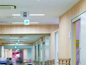 明るい廊下