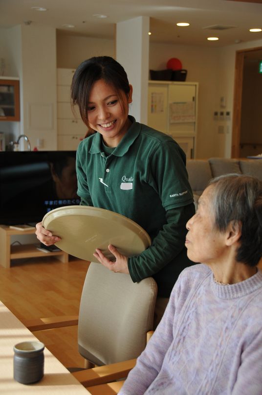 会話を楽しむスタッフ