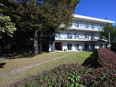 庭園が見える明るい居室