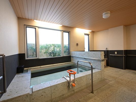 スタッフが使うきれいな浴室