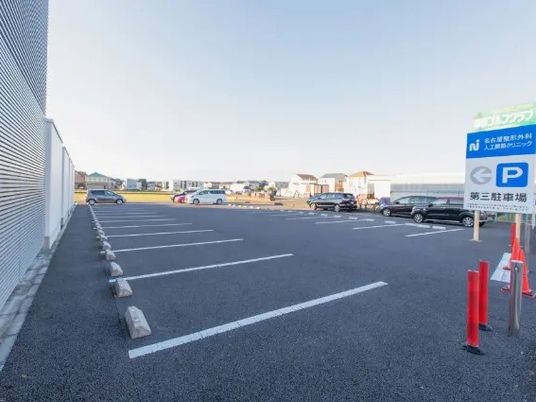 広い駐車場  