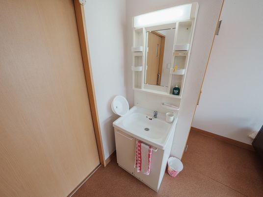 ナチュラルな洗面台