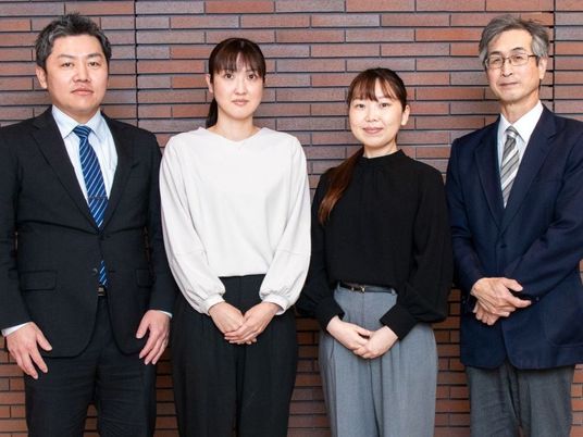スタッフ集合の壁際  