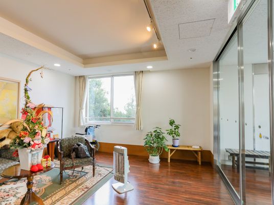 明るい共用ロビースナップ