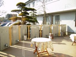 陽当たりの良い明るいテラス